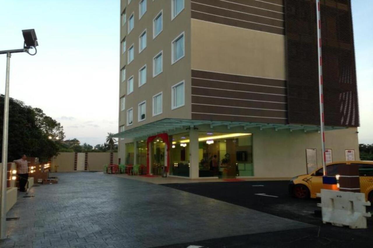 Caspari Hotel Tampin Kültér fotó